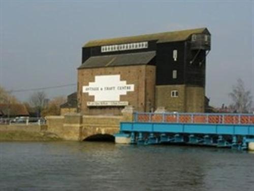 Frasers Battlesbridge Exterior foto